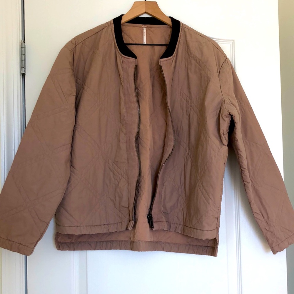 FREE PEOPLE QUILTED BOMBER MEDIUM LIKE NEW CONDITION